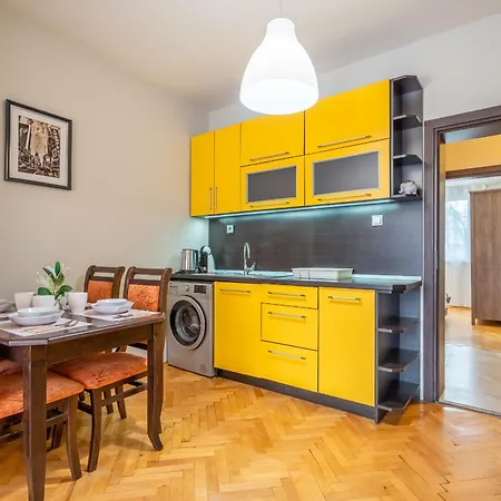 Pirotska 2-bedroom 100m2 In Center Apartment *