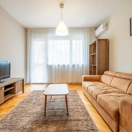 Apartment Pirotska 2-bedroom 100m2 In Center *