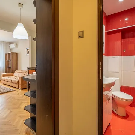 Pirotska 2-bedroom 100m2 In Center Apartment Sofia