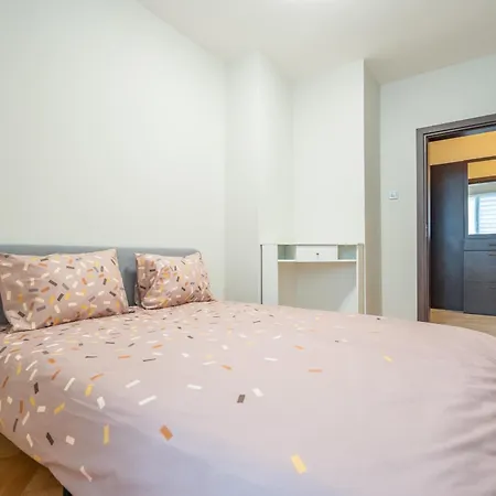 Apartment Pirotska 2-bedroom 100m2 In Center *