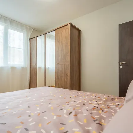 Pirotska 2-bedroom 100m2 In Center Apartment *