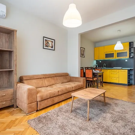 Pirotska 2-bedroom 100m2 In Center * Sofía